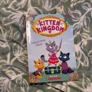 Scholastic Kitten Kingdom: Tabby's First Quest — Pink and Purple Cover